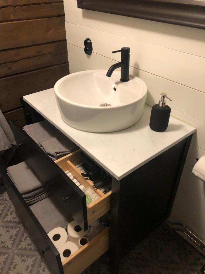 Den gule krambua Apartment Lærdalsøyri Bagian luar foto