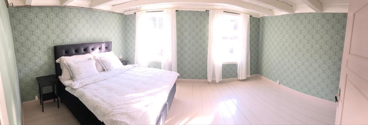 Den gule krambua Apartment Lærdalsøyri Bagian luar foto
